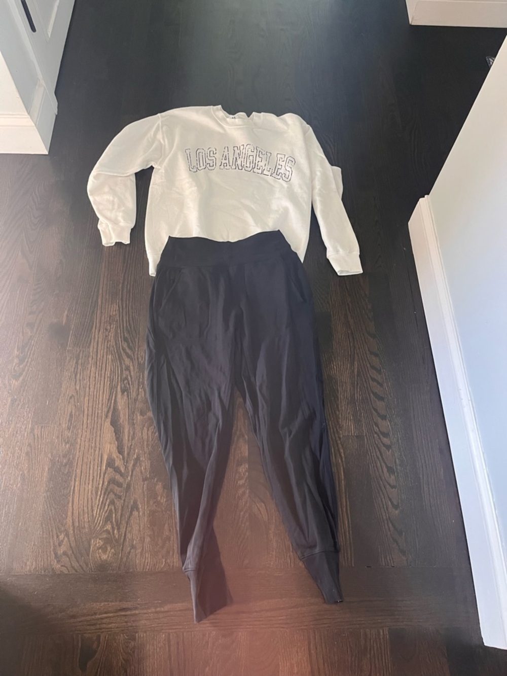 Athleta Black Tapered Jogger Pants size small LA sweatshirt size small